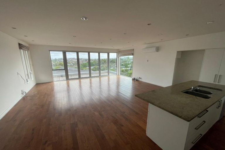 Photo of property in 103 Coronation Road, Hillcrest, Auckland, 0627