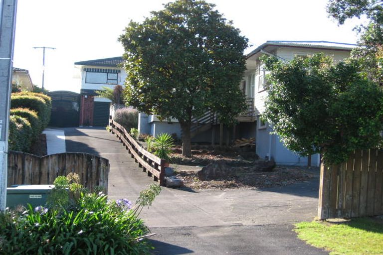 Photo of property in 1/715 East Coast Road, Browns Bay, Auckland, 0630