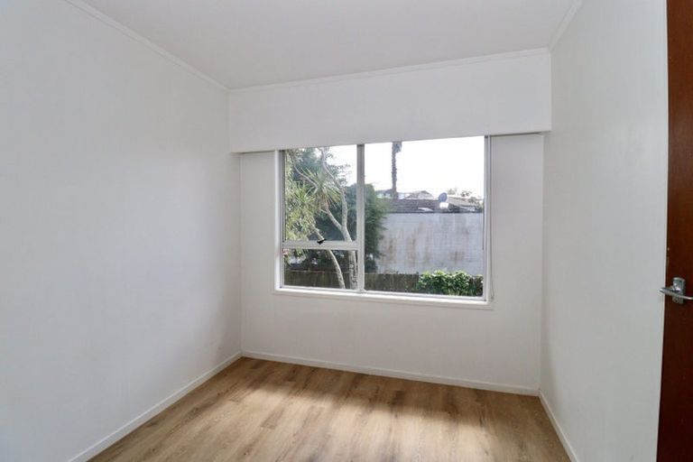 Photo of property in 28 Glynnbrooke Street, Te Atatu South, Auckland, 0610