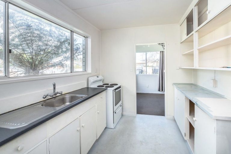 Photo of property in 6 Farrier Grove, Featherston, 5710