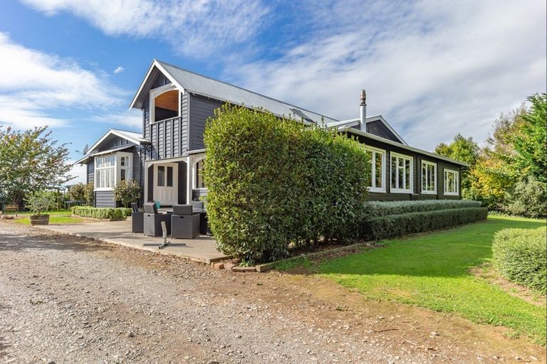 Photo of property in 73 Wakefield Road, Levin, 5571