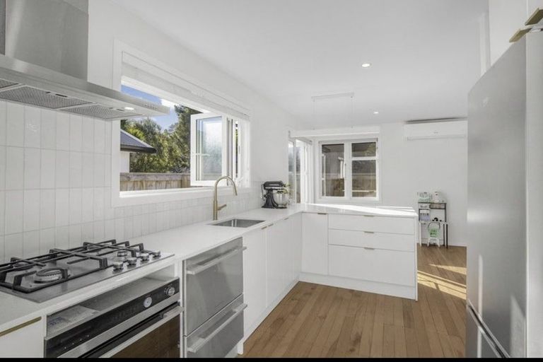 Photo of property in 12 Whangakoko Grove, Birchville, Upper Hutt, 5018