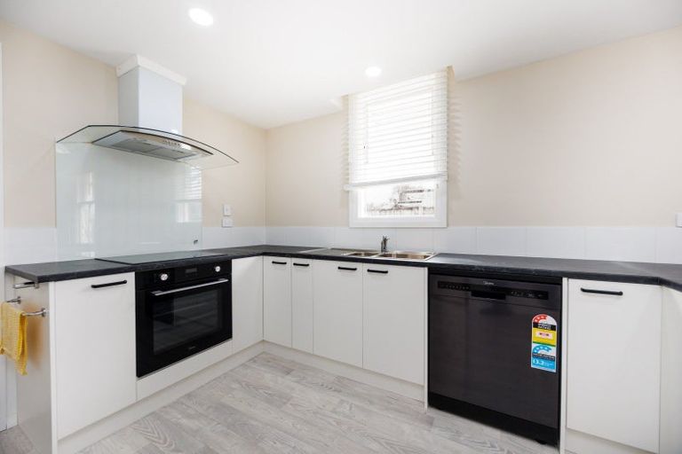 Photo of property in 305 Featherston Street, Palmerston North, 4410