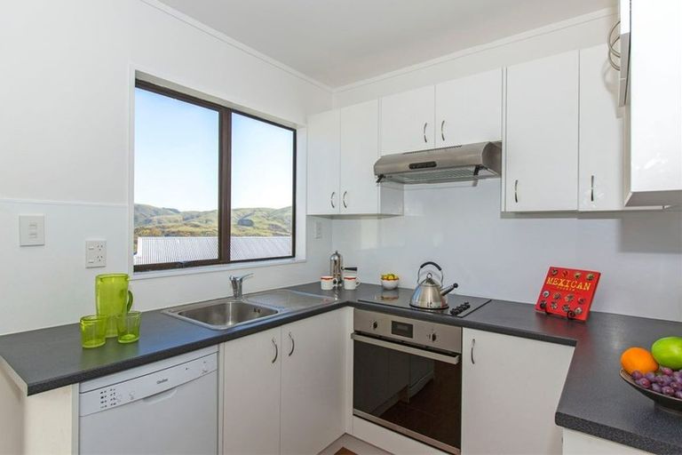 Photo of property in 6b Mossburn Grove, Kelson, Lower Hutt, 5010