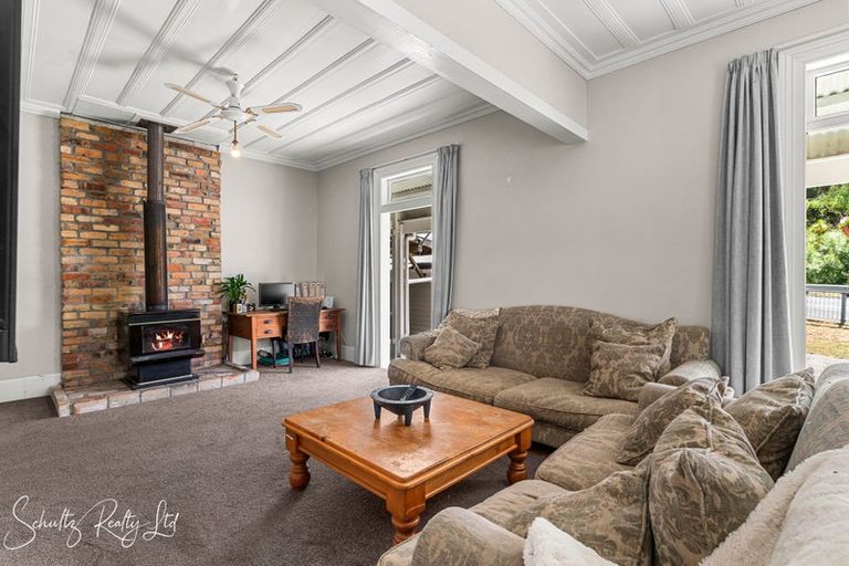 Photo of property in 17 Franklin Road, Paparoa, 0571