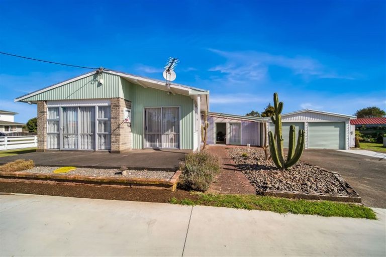 Photo of property in 32 Grey Street, Normanby, Hawera, 4614