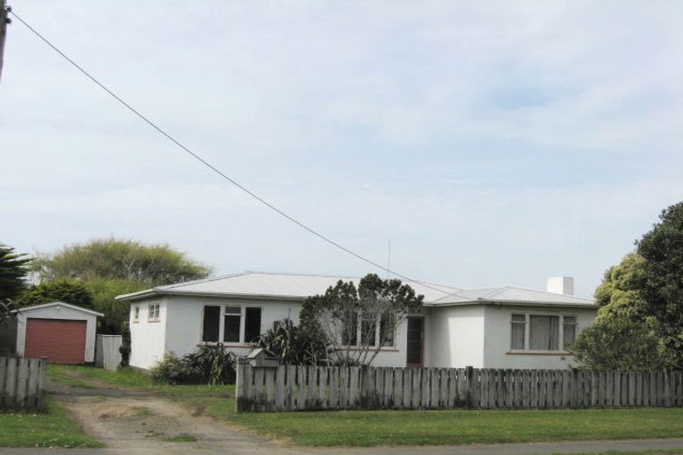Photo of property in 38 Polson Street, Castlecliff, Whanganui, 4501