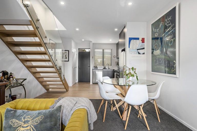 Photo of property in 4c Ferry Road, Days Bay, Lower Hutt, 5013