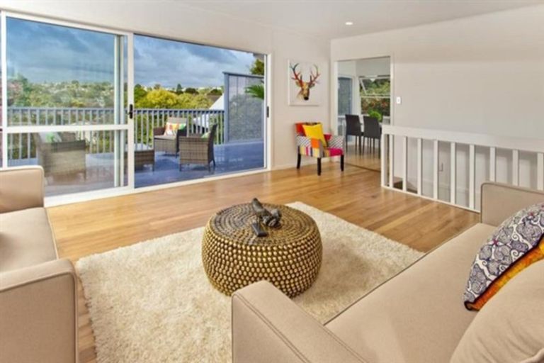 Photo of property in 1/93 Target Road, Totara Vale, Auckland, 0629