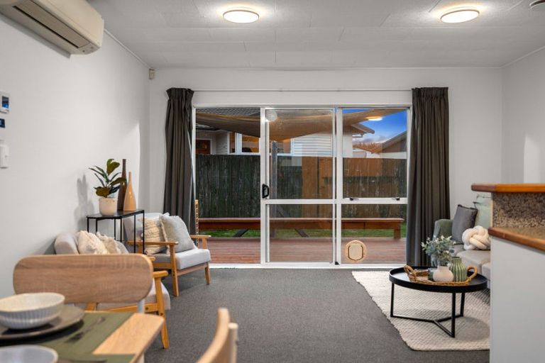 Photo of property in 6 Augustus Earle Place, Pukehangi, Rotorua, 3015