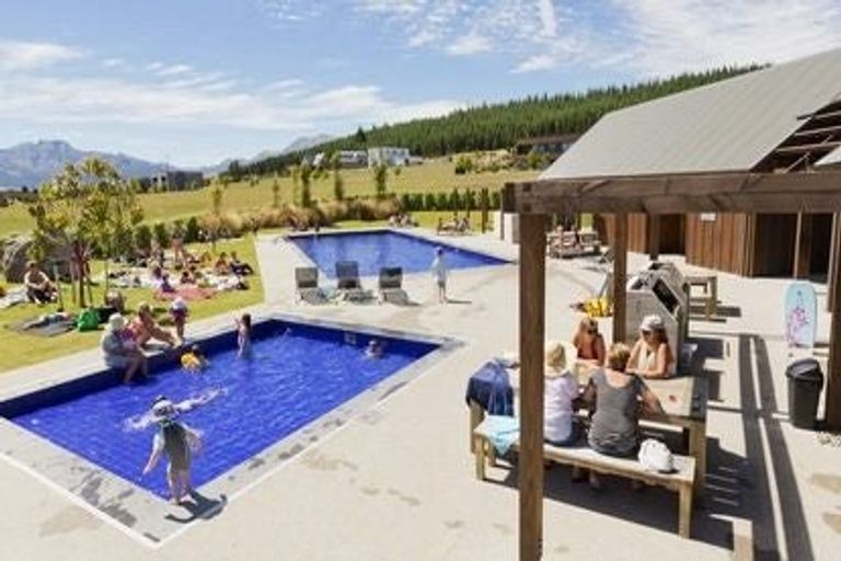 Photo of property in 7 Valley Crescent, Wanaka, 9305