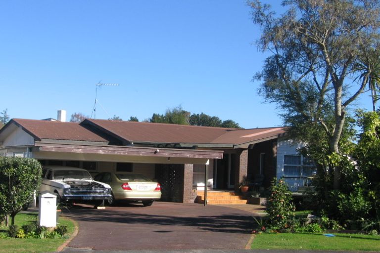 Photo of property in 5 Arthur Place, Opaheke, Papakura, 2113