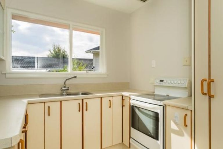 Photo of property in 2/337 Waimairi Road, Ilam, Christchurch, 8041