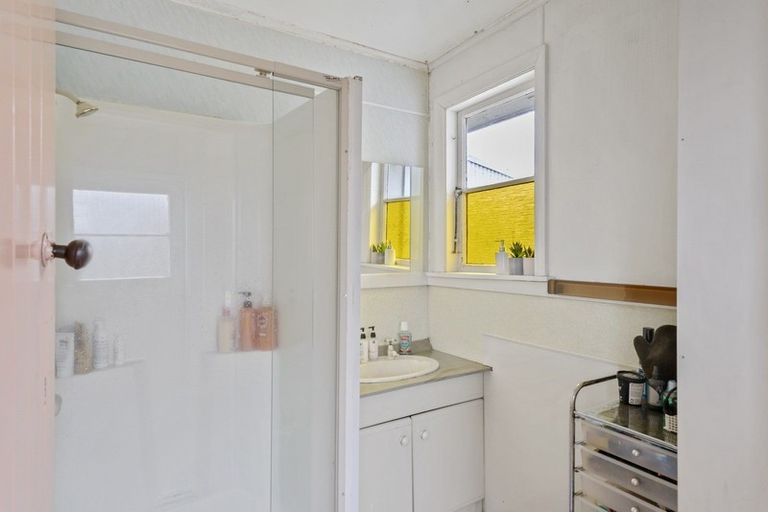 Photo of property in 18 Hillary Crescent, Upper Riccarton, Christchurch, 8041