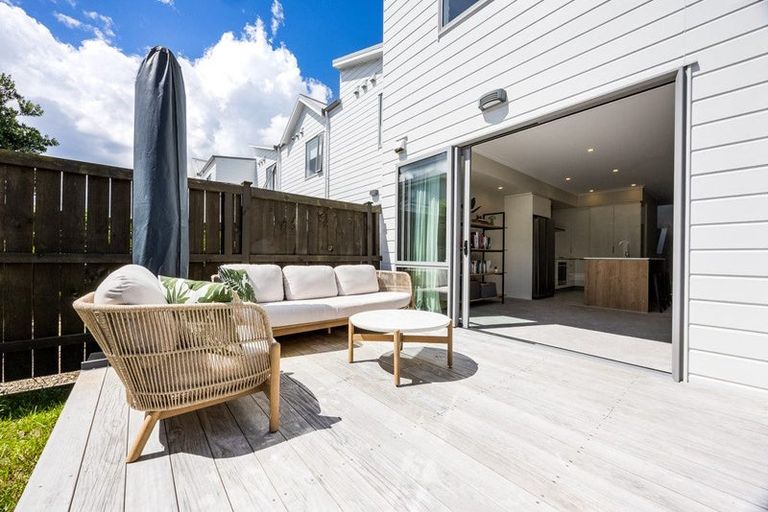 Photo of property in 7 Fairgray Lane, Red Beach, 0932