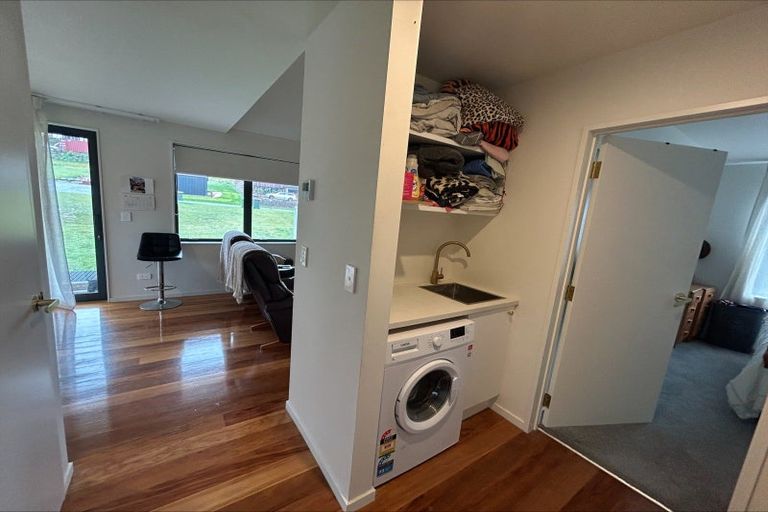 Photo of property in 16 Tomtit Crescent, Lake Hawea, 9382