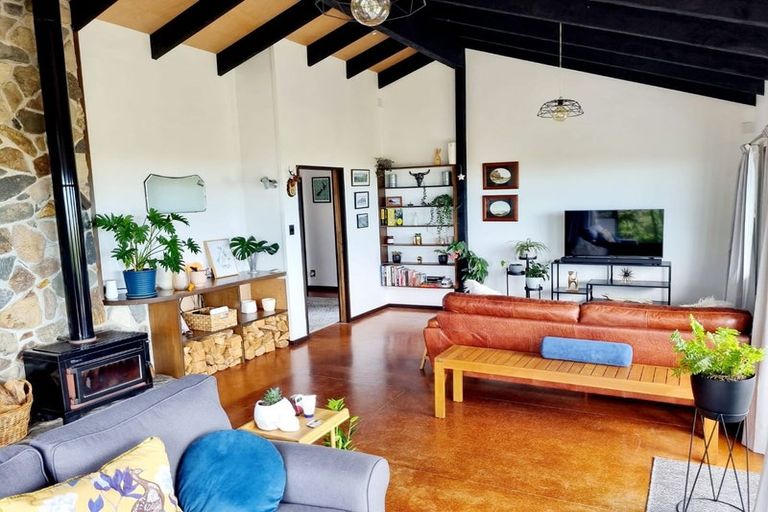 Photo of property in 43 Field Way, Waikanae Beach, Waikanae, 5036