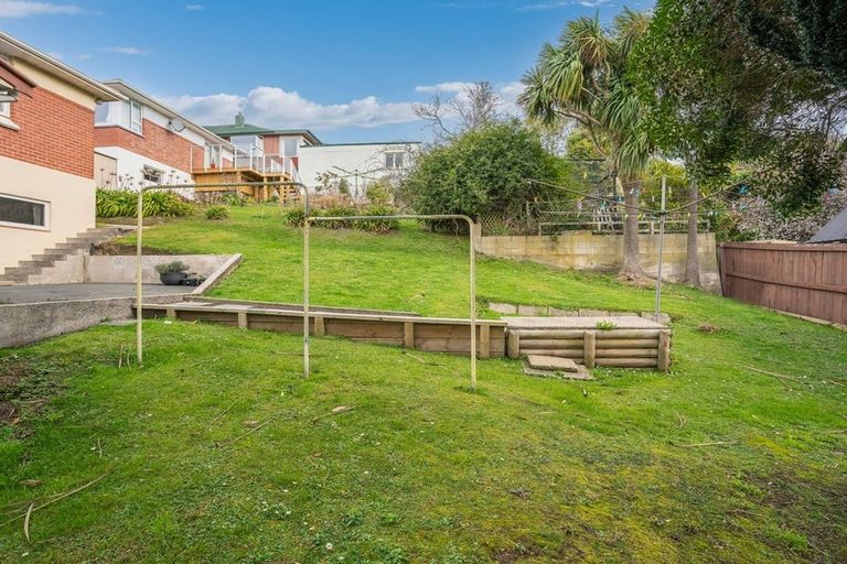 Photo of property in 122 Easther Crescent, Kew, Dunedin, 9012