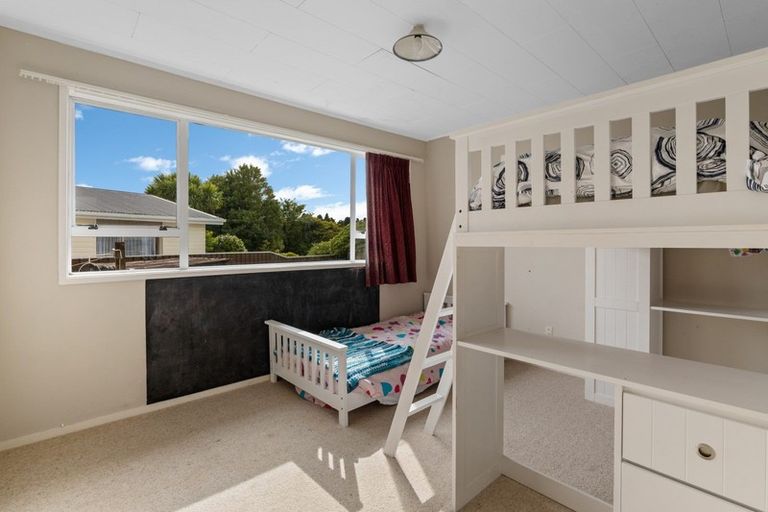 Photo of property in 2 Caesar Street, Stratford, 4332