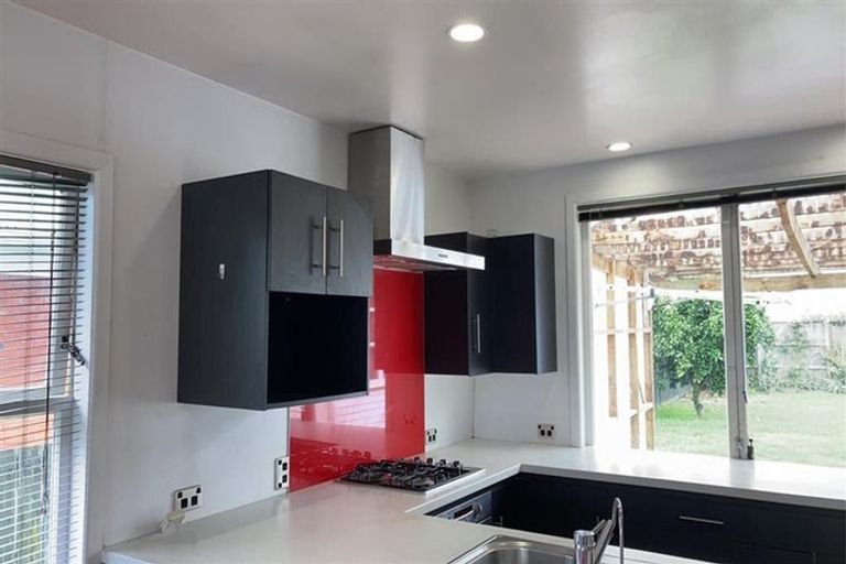 Photo of property in 76 Rosehill Drive, Rosehill, Papakura, 2113