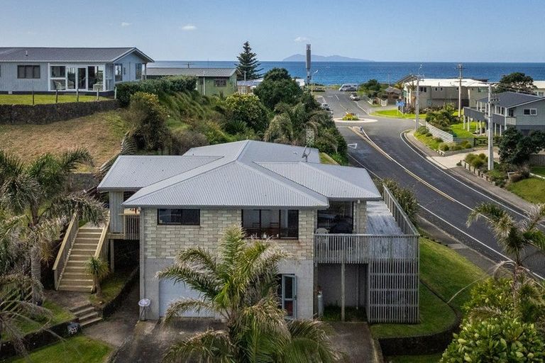 Photo of property in 45 Hanlen Avenue, Waihi Beach, 3611