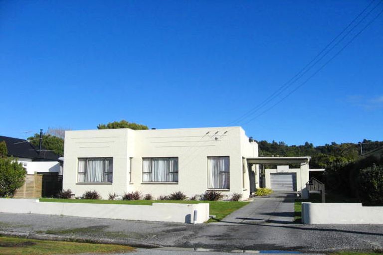 Photo of property in 16 Bridge Street, Greymouth, 7805
