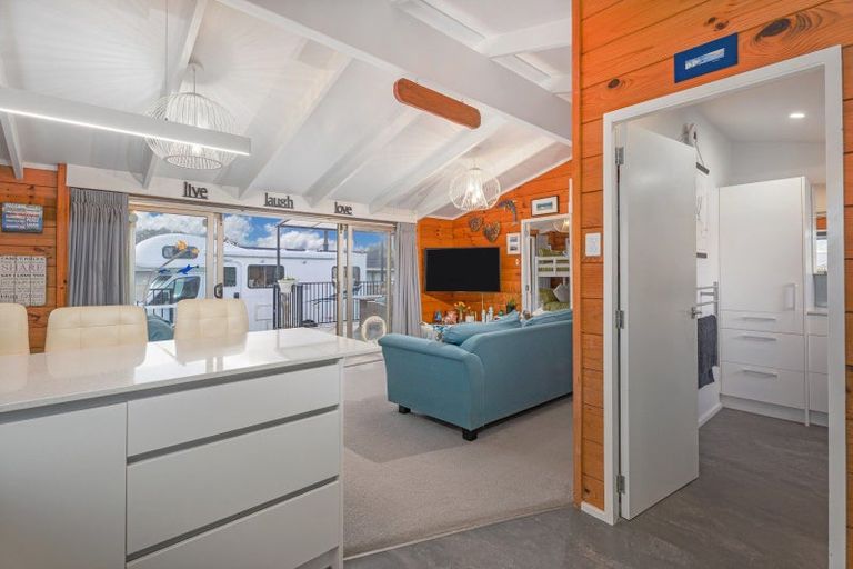 Photo of property in 6 Winderton Way, Pauanui, Hikuai, 3579