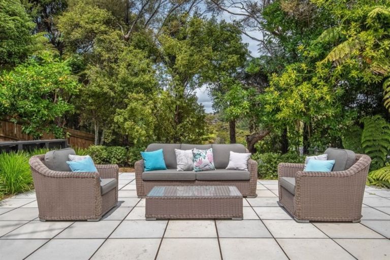 Photo of property in 98 Park Hill Road, Birkenhead, Auckland, 0626