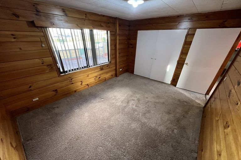 Photo of property in 6 Gardone Terrace, Conifer Grove, Takanini, 2112