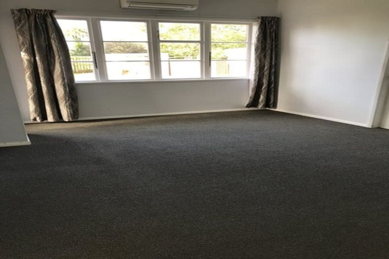 Photo of property in 1 Brown Grove, Fairfield, Lower Hutt, 5011