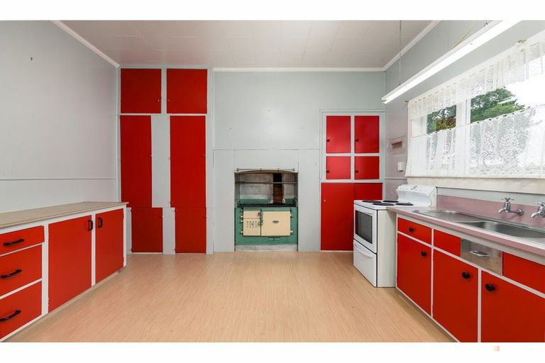 Photo of property in 16 Dobson Street, Waimate, 7924