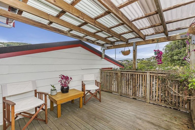 Photo of property in 15 Woolwich Close, Whitby, Porirua, 5024