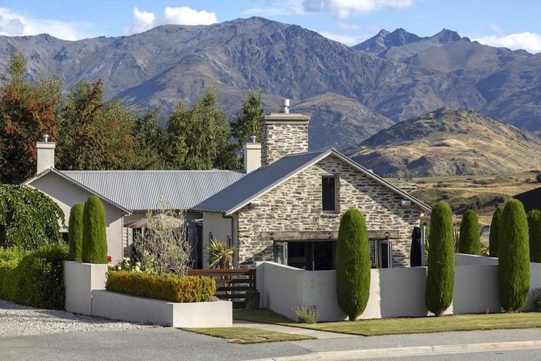 Photo of property in 22 Advance Terrace, Arrowtown, 9302