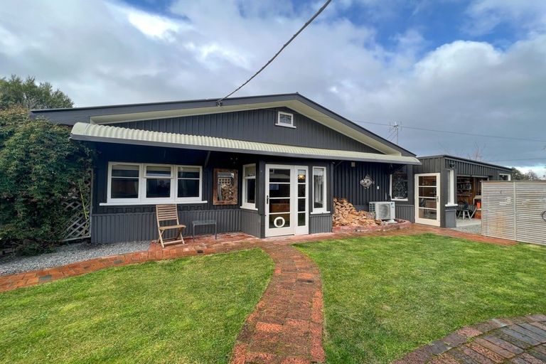 Photo of property in 64 Victoria Street, Carterton, 5713