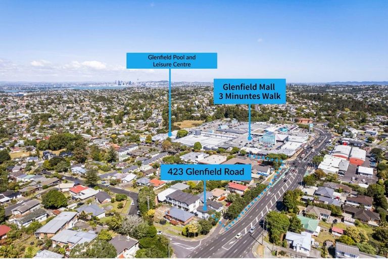 Photo of property in 423 Glenfield Road, Glenfield, Auckland, 0629