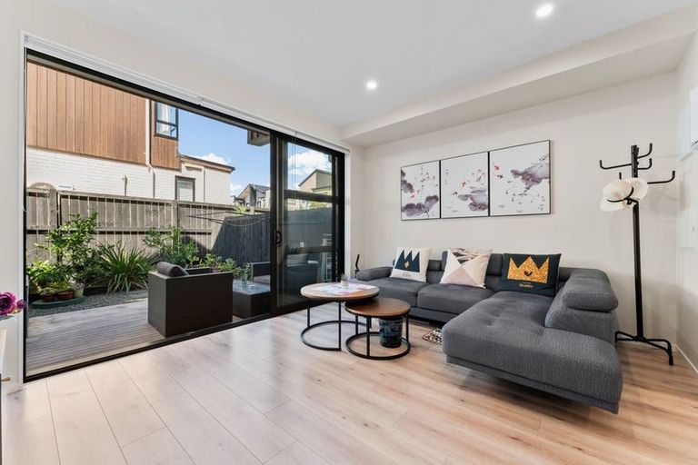 Photo of property in 17 Peihana Road, Hobsonville, Auckland, 0616