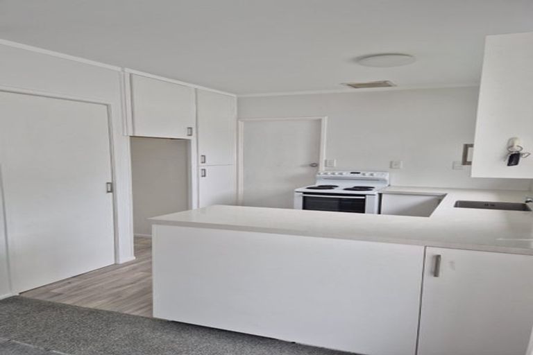 Photo of property in 2/6 Hemsway Place, Sunnyhills, Auckland, 2010