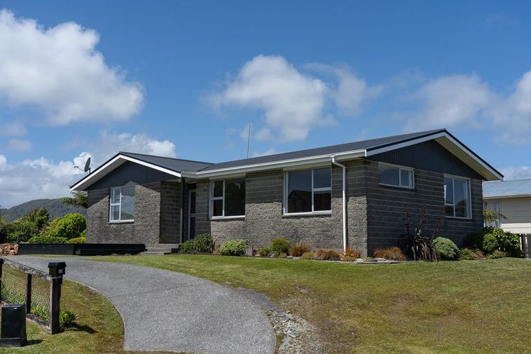 Photo of property in 42 Arnott Heights, Greymouth, 7805