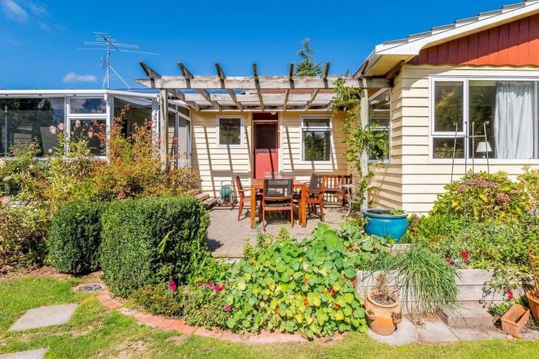 Photo of property in 431 Te Moana Road, Waikanae, 5036