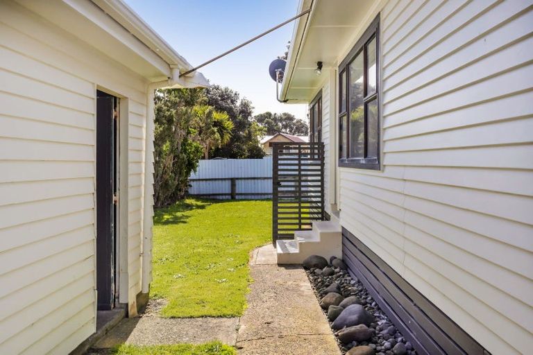 Photo of property in 3 Hickey Place, Opunake, 4616