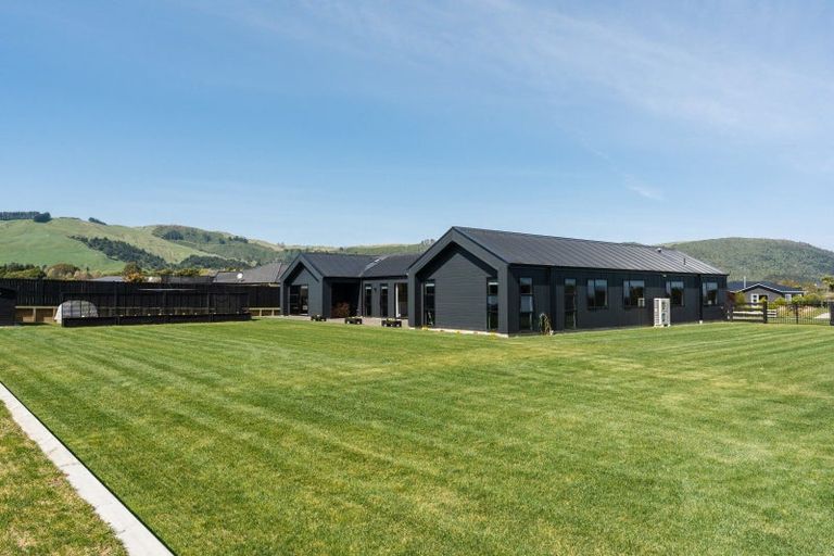 Photo of property in 12 Kahikatea Drive, Kinloch, Taupo, 3377