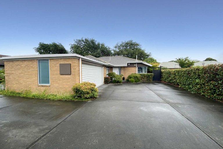 Photo of property in 2/66 Middlepark Road, Sockburn, Christchurch, 8042