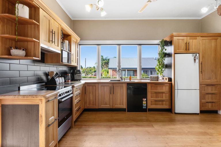 Photo of property in 8 Coronation Road, Morrinsville, 3300