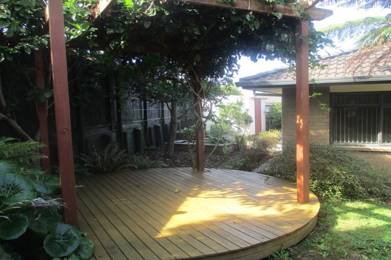 Photo of property in 10 Waimarino Road, Weymouth, Auckland, 2103