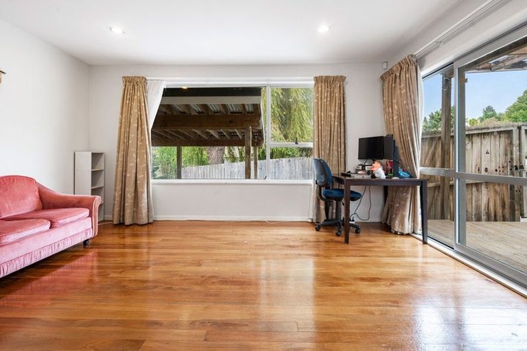 Photo of property in 27 Normanton Street, Glenfield, Auckland, 0629