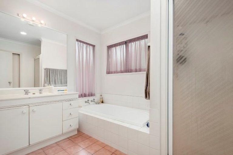 Photo of property in 16 Pampas Grove, Welcome Bay, Tauranga, 3112