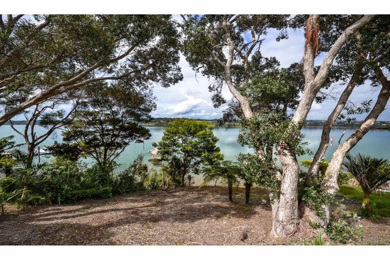 Photo of property in 28 Rangitane Loop Road, Kerikeri, 0294