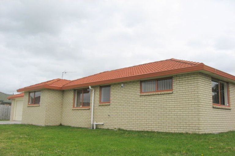 Photo of property in 11 Scotts Field Drive, Takanini, 2112