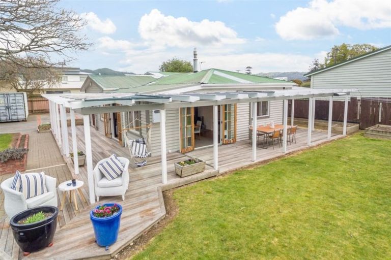 Photo of property in 2/5 Stephen Street, Trentham, Upper Hutt, 5018