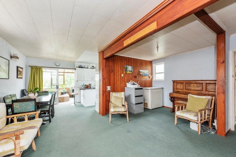 Photo of property in 302 Lincoln Road, Henderson, Auckland, 0610